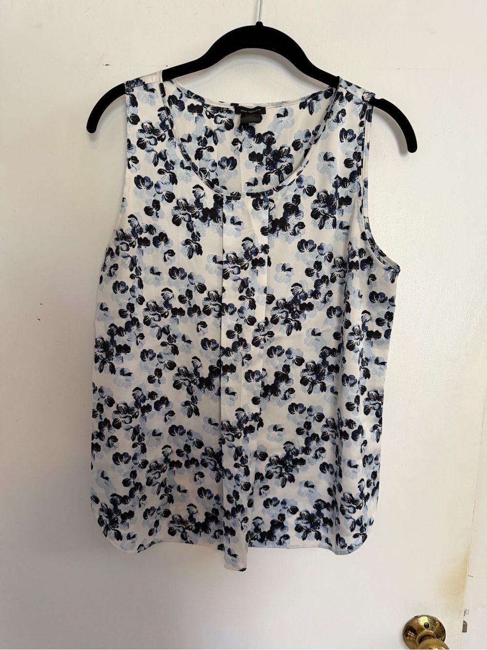 Ann Taylor White Sleeveless Floral Print Top | M
